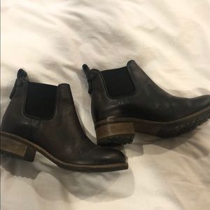 Chelsea boots, leather